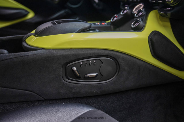Used 2020 Aston Martin V8 Vantage Coupe RWD image 43