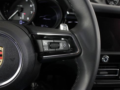 Used 2025 Porsche Macan image 15