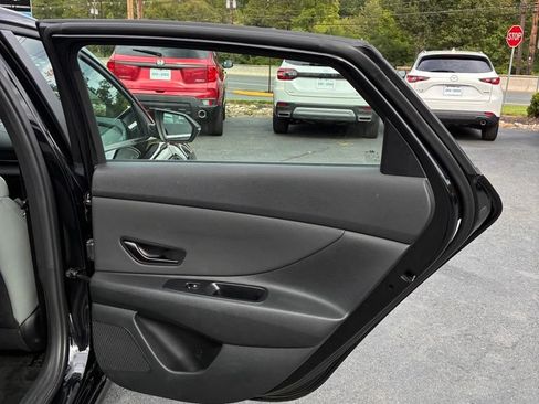 Used 2025 Hyundai Elantra Limited w/ Cargo Package FWD image 22