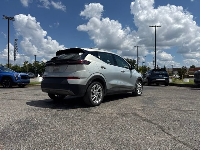 Used 2023 Chevrolet Bolt EUV LT w/ Comfort Package FWD image 15