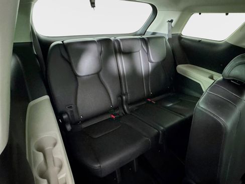 Certified 2024 Kia Carnival SX image 27