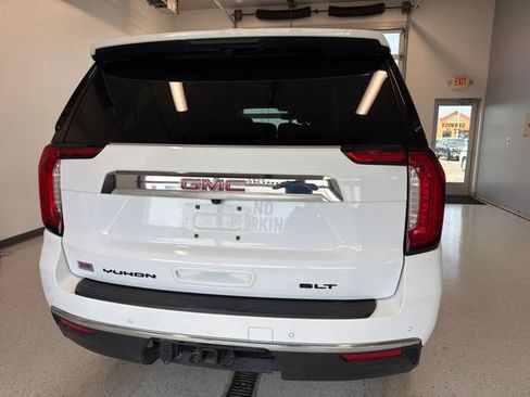 Used 2022 GMC Yukon SLT w/ SLT Premium Package AWD/4WD image 9