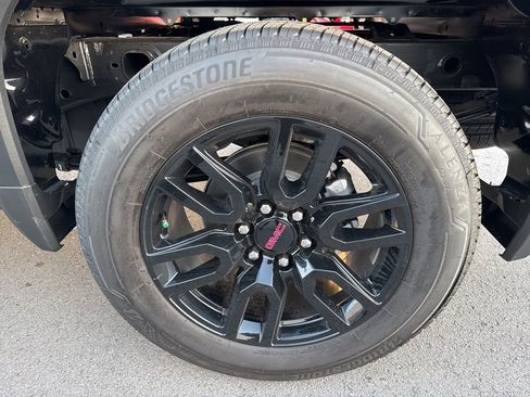 New 2026 GMC Sierra 1500 Elevation image 32