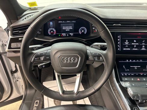 Used 2020 Audi Q8 Premium Plus w/ Premium Plus Package AWD/4WD image 18