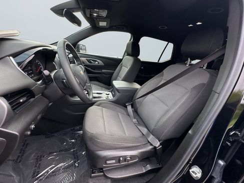 Used 2023 Chevrolet Traverse LT FWD image 9