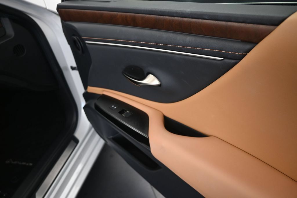 Certified 2024 Lexus ES 350 w/ Premium Package FWD image 23