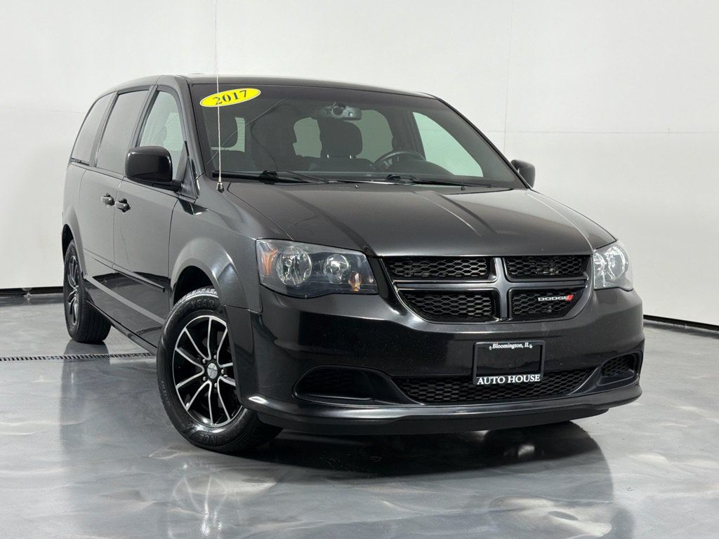 Used 2017 Dodge Grand Caravan SE FWD image 2