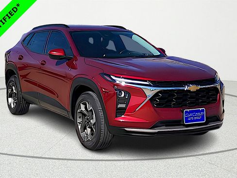 Certified 2024 Chevrolet Trax LT w/ Driver Confidence Package image 1