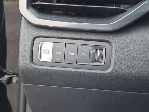 Used 2025 GMC Acadia AT4 AWD/4WD image 18