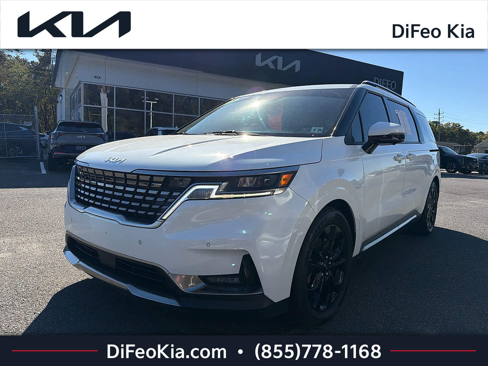 Certified 2024 Kia Carnival SX FWD image 1