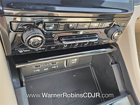 New 2025 Jeep Grand Cherokee Limited w/ Luxury Tech Group II image 23