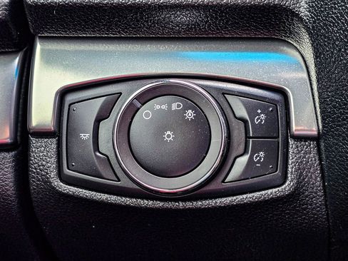 Used 2018 Ford Explorer XLT FWD image 26