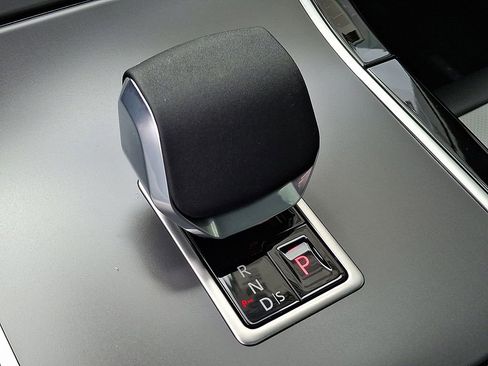 New 2026 Land Rover Range Rover Velar S image 13