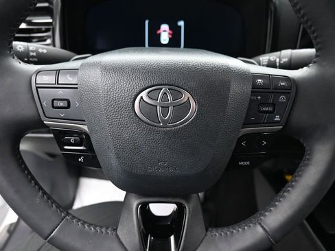 Used 2025 Toyota Camry XSE image 16