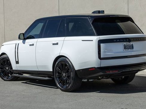Used 2025 Land Rover Range Rover Autobiography AWD/4WD image 3