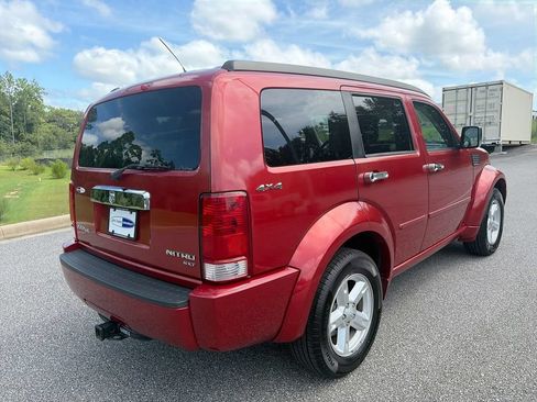 Used 2010 Dodge Nitro SXT AWD/4WD image 4