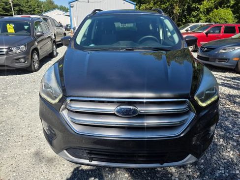 Used 2017 Ford Escape SE w/ Equipment Group 201A FWD image 2