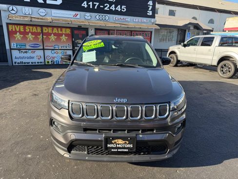 Used 2022 Jeep Compass Latitude FWD image 6