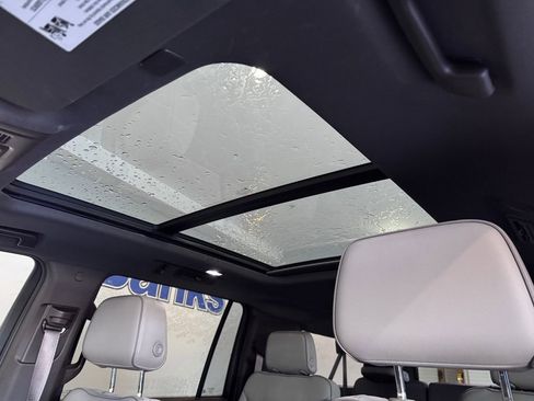 Certified 2022 GMC Yukon XL SLT w/ SLT Premium Package image 24