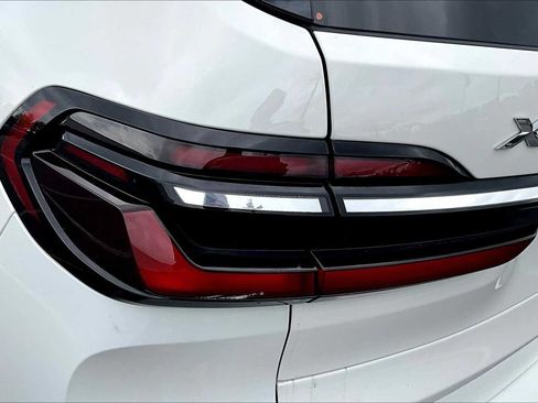 Certified 2024 BMW X7 xDrive40i AWD/4WD image 28