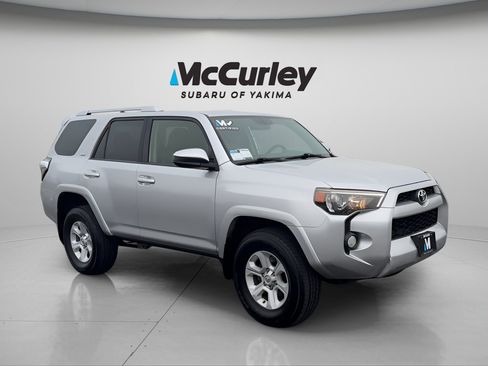 Used 2016 Toyota 4Runner SR5 AWD/4WD image 7