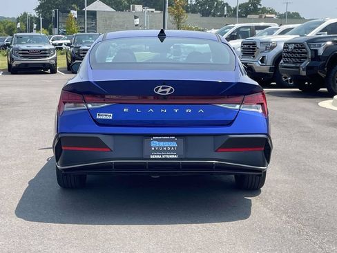 Certified 2025 Hyundai Elantra SEL FWD image 4