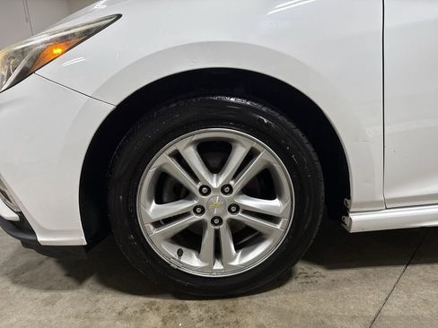 Used 2017 Chevrolet Cruze LT w/ Convenience Package image 26