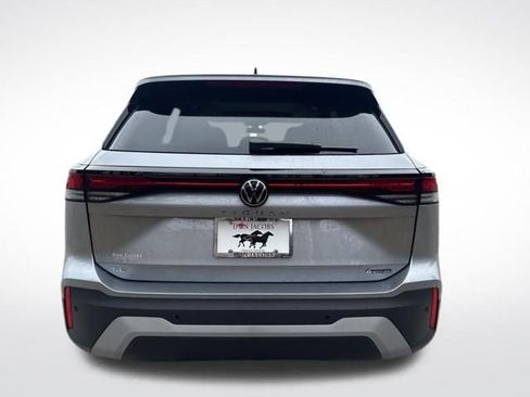 New 2026 Volkswagen Tiguan SE image 3