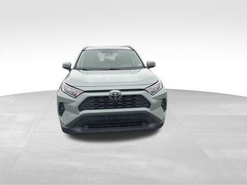 Used 2021 Toyota RAV4 XLE w/ Convenience Package image 8