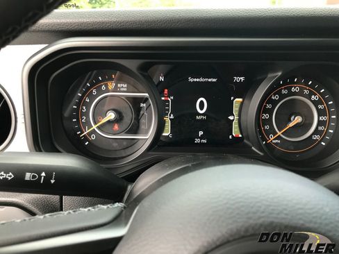 New 2025 Jeep Gladiator Sport image 16