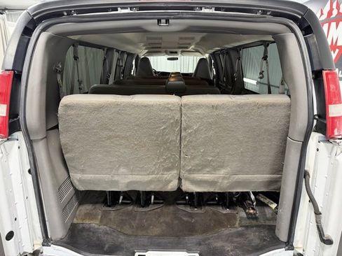 Used 2016 Chevrolet Express 3500 LT w/ LT Preferred Equipment Group image 10