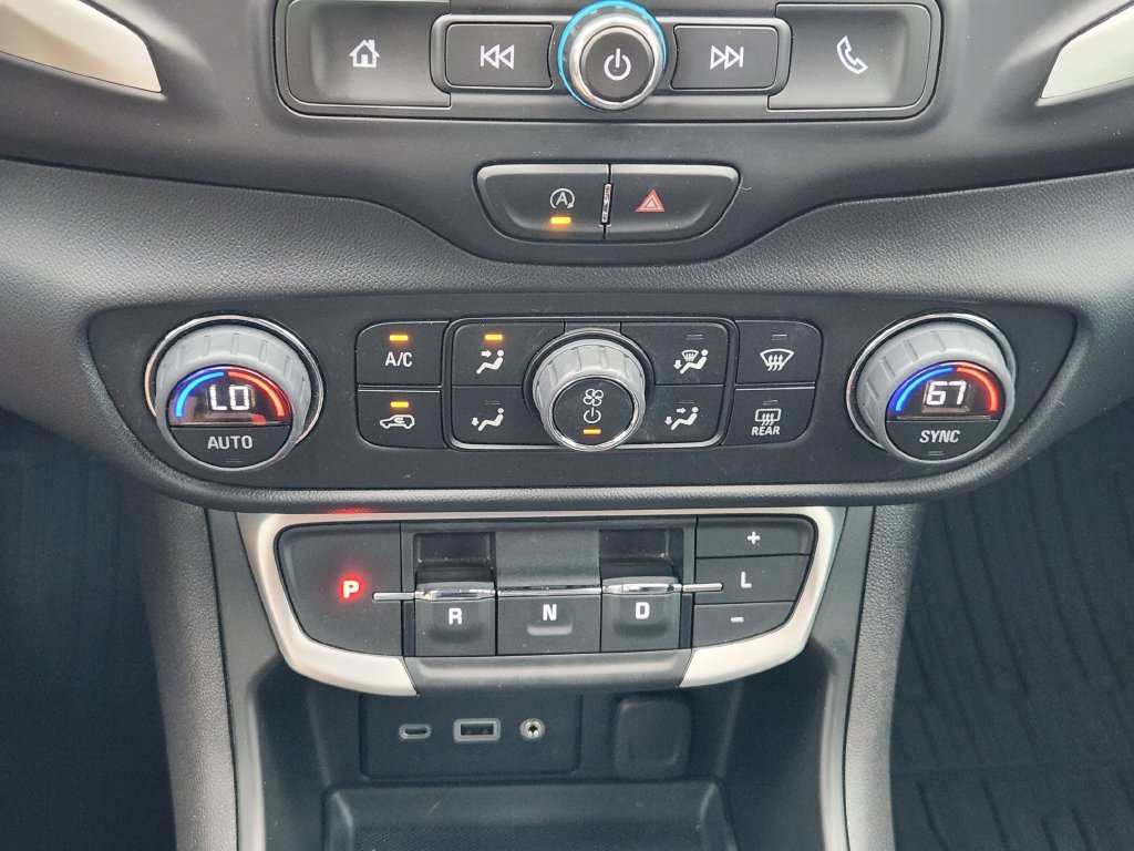 Used 2023 GMC Terrain SLE w/ Driver Convenience Package FWD image 18