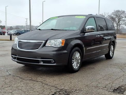 Used 2015 Chrysler Town & Country Limited w/ Trailer Tow Group image 3