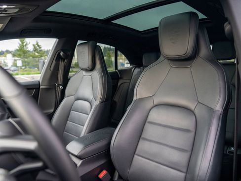 Certified 2025 Porsche Macan 4 Electric AWD/4WD image 5