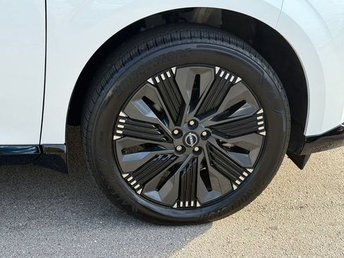 Certified 2025 Nissan Murano Platinum w/ Cargo Package AWD/4WD image 9