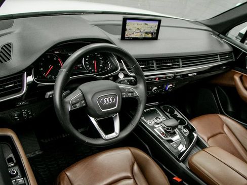 Used 2019 Audi Q7 3.0T Premium AWD/4WD image 12