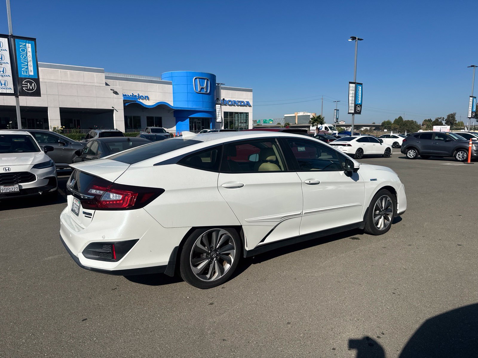 Used 2021 Honda Clarity Touring image 3