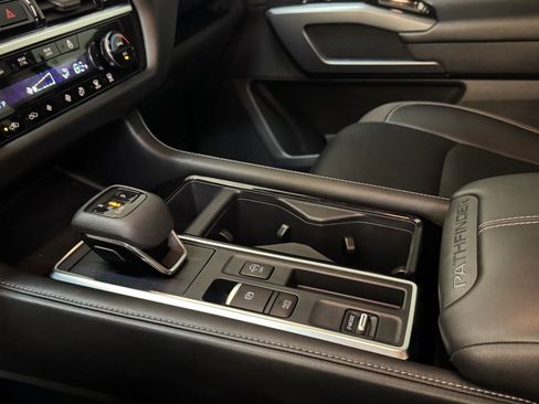 Used 2023 Nissan Pathfinder SL image 37