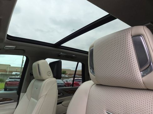 Used 2021 Cadillac Escalade Sport Platinum AWD/4WD image 27
