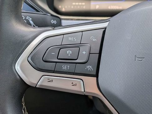 Certified 2023 Volkswagen Taos SE w/ Panoramic Sunroof Package FWD image 26