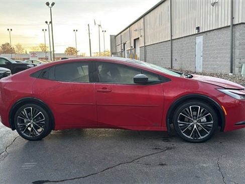 Used 2024 Toyota Prius XLE image 28