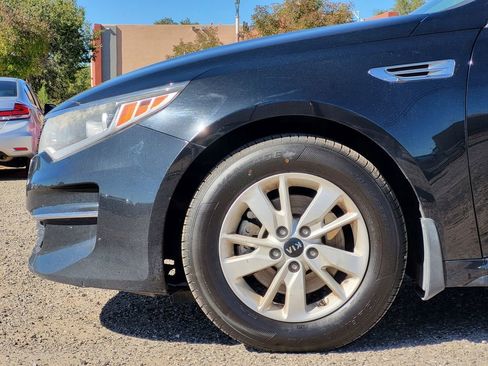 Used 2017 Kia Optima LX w/ Driver Convenience Package image 9