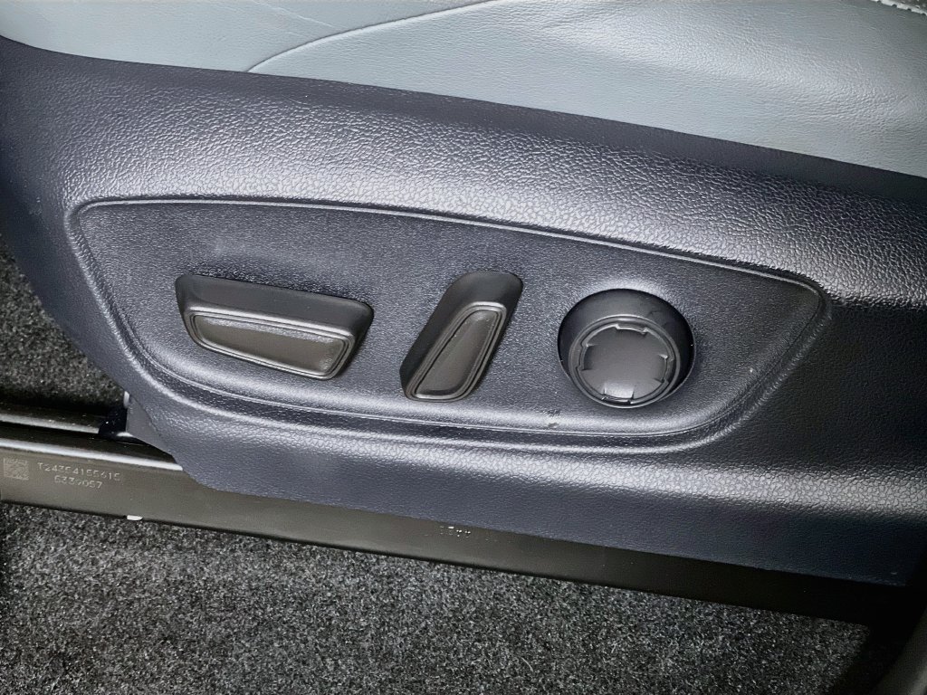 Used 2025 Toyota Tacoma 4x4 Double Cab Hybrid image 12