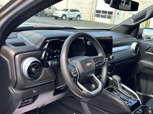 Used 2024 Chevrolet Colorado LT w/ LT Convenience Package III image 10