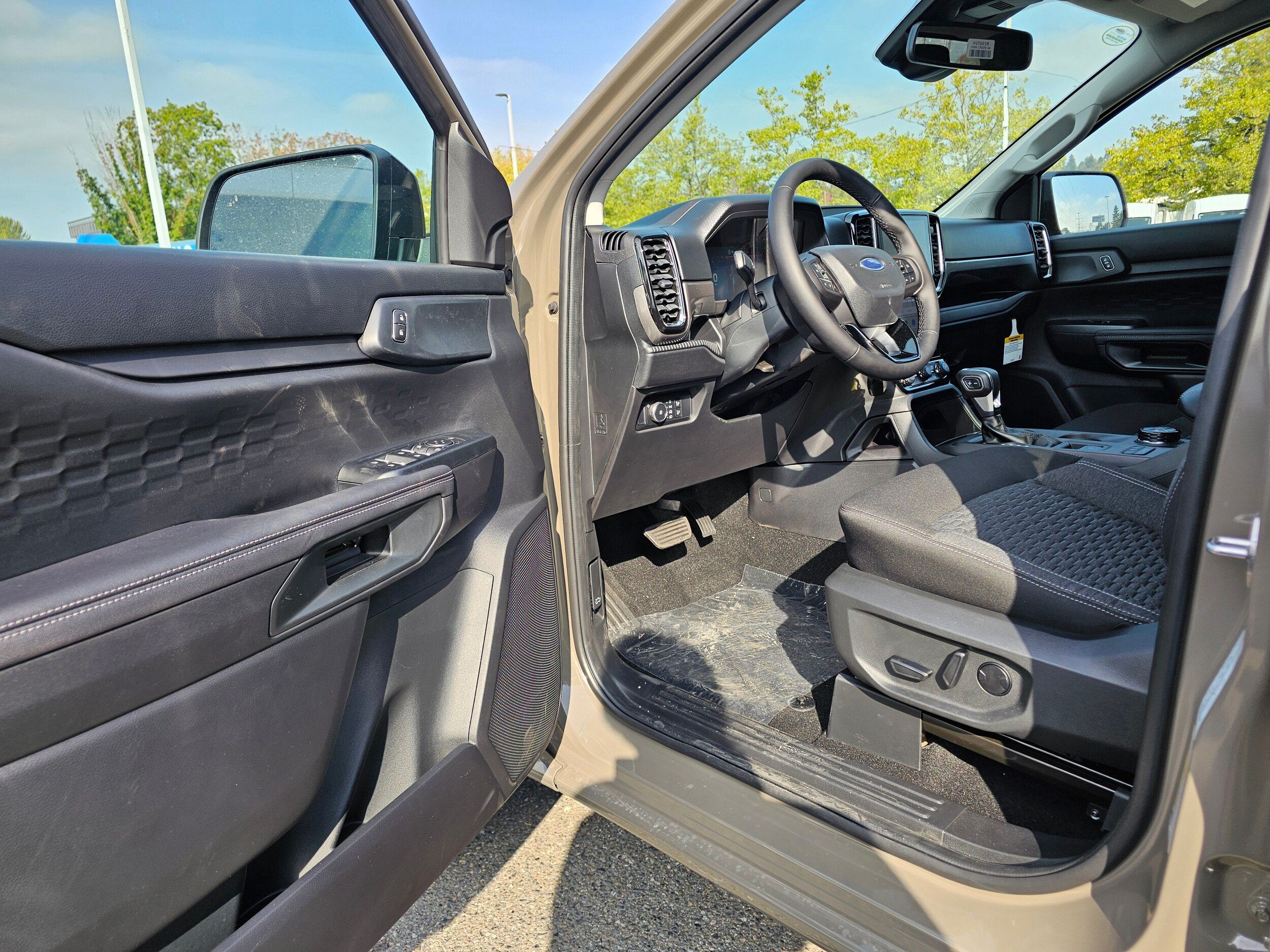 New 2026 Ford Ranger XLT w/ Equipment Group 301A High AWD/4WD image 15