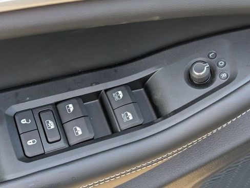 New 2026 Jeep Grand Cherokee Altitude image 10