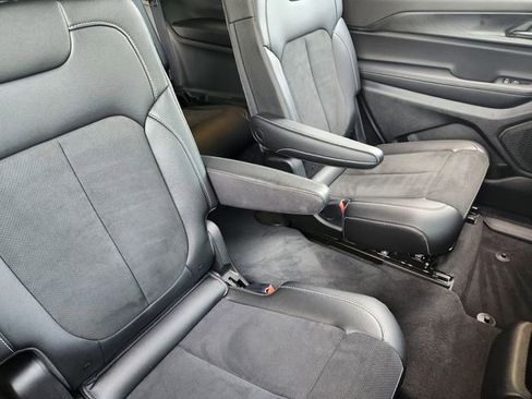 Certified 2025 Jeep Grand Cherokee L Altitude RWD image 27
