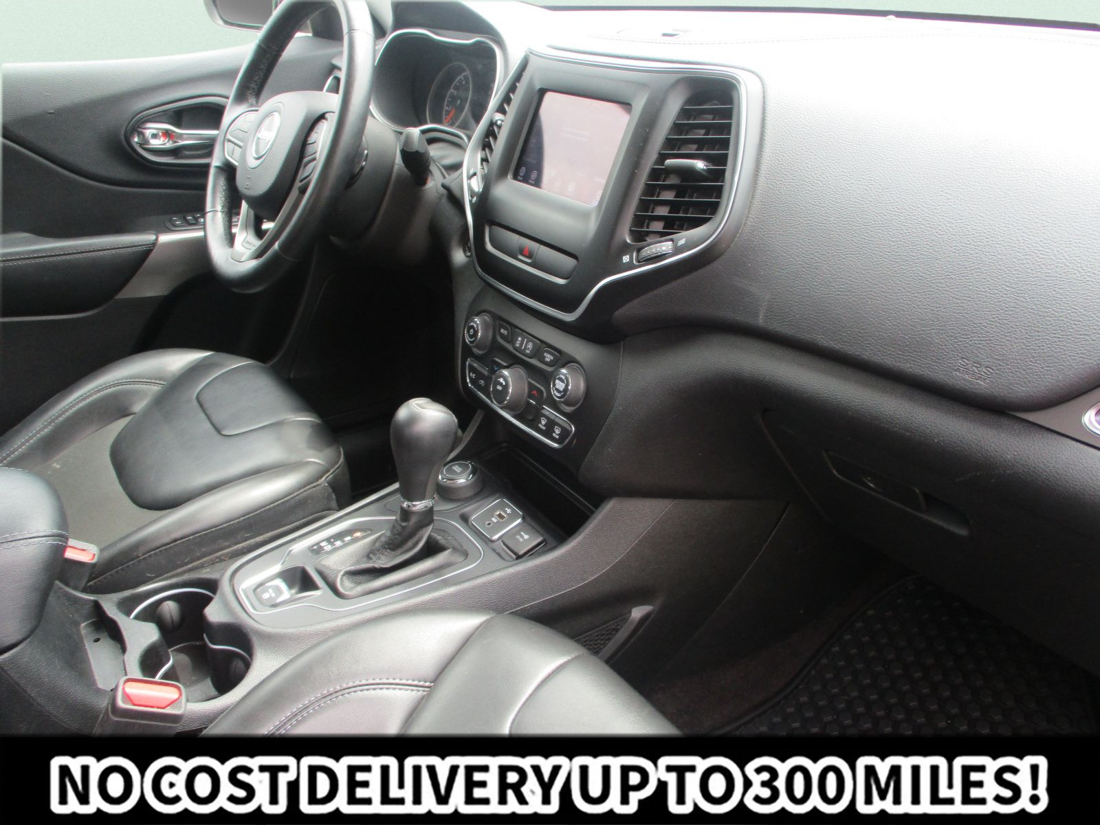 Used 2019 Jeep Cherokee Latitude Plus w/ Cold Weather Group AWD/4WD image 13