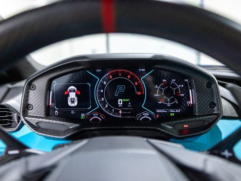 Used 2025 Lamborghini Revuelto image 49