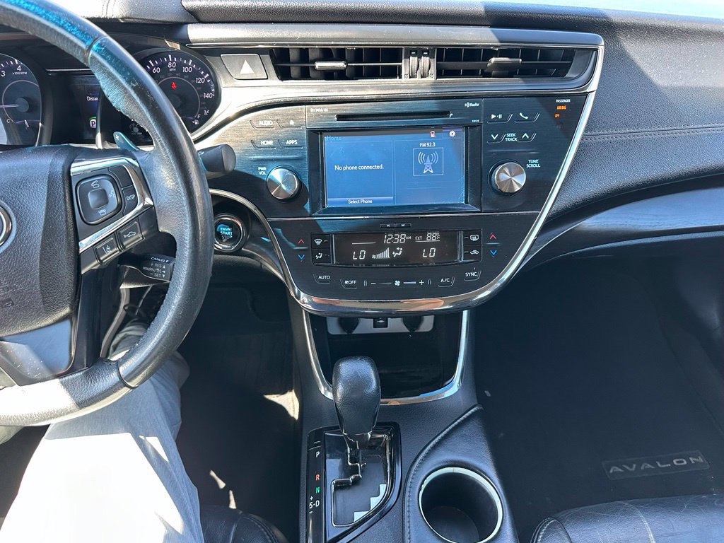 Used 2018 Toyota Avalon XLE w/ Preferred Accessory Package FWD image 11